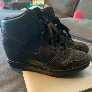 Gently worn Nike Women’s Dunk Sky High Snake 6.5